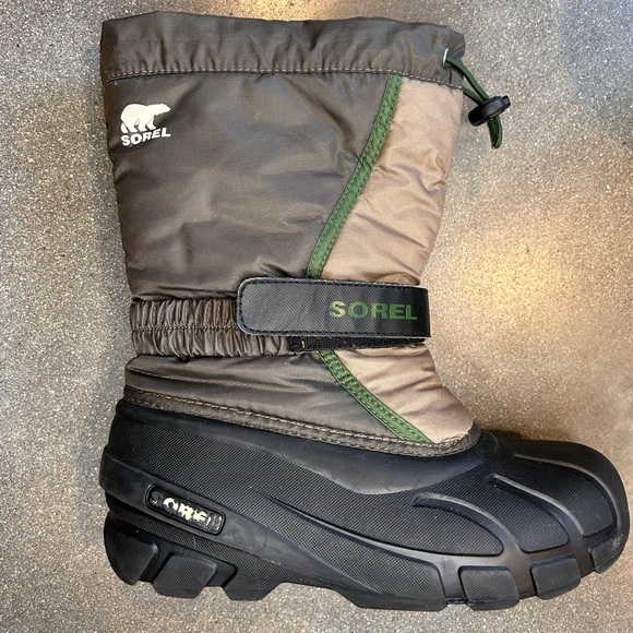 Sorel kids winter snow boots - Picture 2 of 8